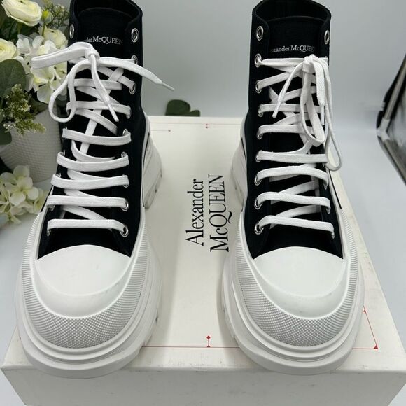 Men’s Alexander McQueen tread slick sneakers, size 44 made in Italy - Picture 5 of 11
